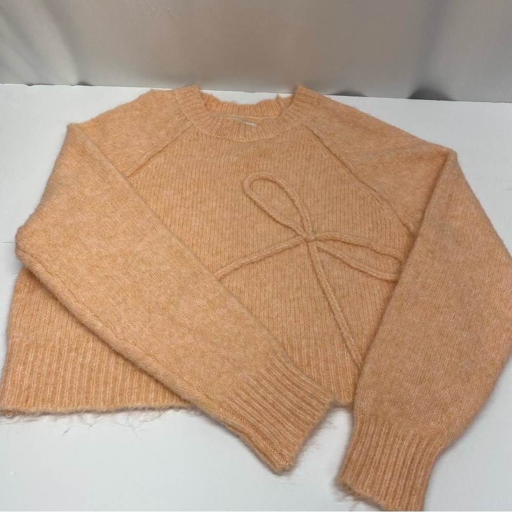 American Eagle Women’s Cropped Crew Neck Bow Sweater Medium Peach Feminine